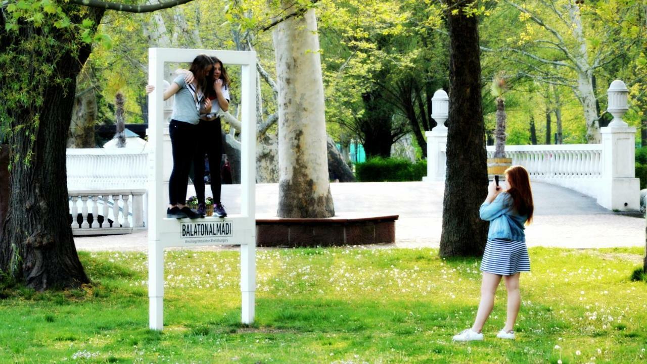 Miniszilva Apartman Balatonalmadi Luaran gambar